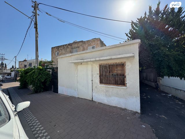 דירת גן, קרית אתא