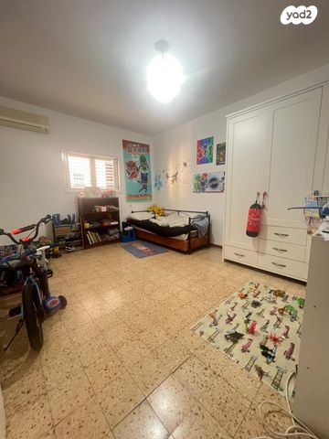 דירה, גוש עציון, הל"ה, גבעתיים