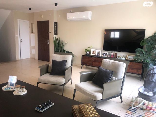 דירה, השבטים, מודיעין מכבים רעות