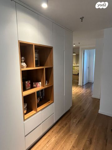 דירה, תל מונד