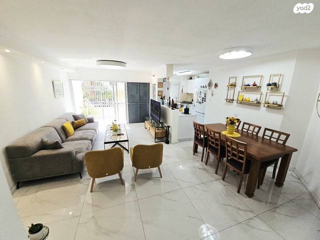 דירה, המצביאים 3, נאות יצחק, לוד