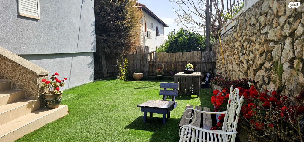 נווה אורנים