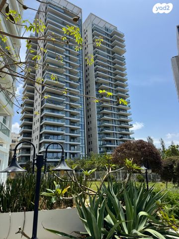 דירה, שדרות רחבעם זאבי, גבעת אולגה, חדרה