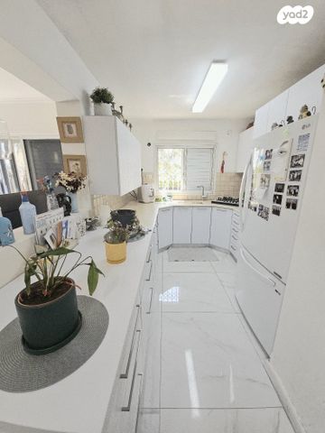 דירה, המצביאים 3, נאות יצחק, לוד