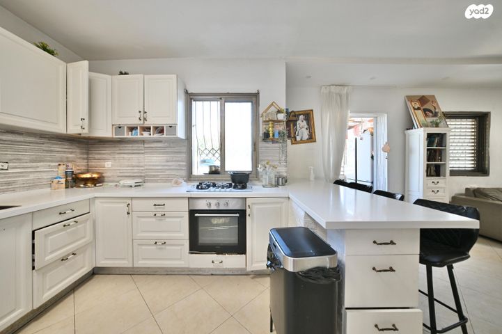 דירה, עזרא, רחובות