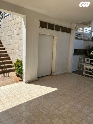 דו משפחתי, בן גוריון, טבריה