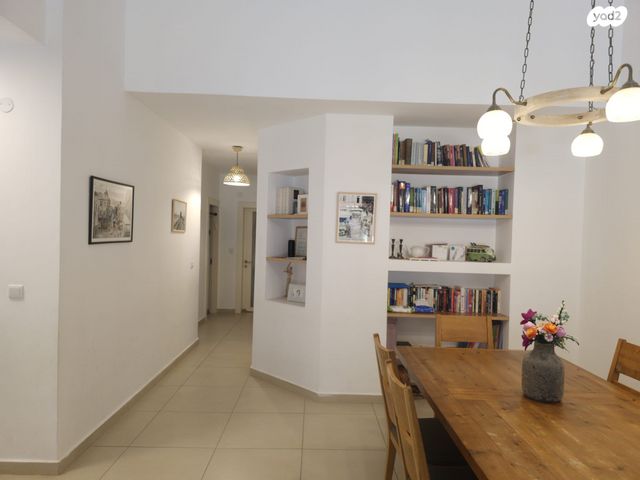 דו משפחתי, צור יגאל, כוכב יאיר / צור יגאל