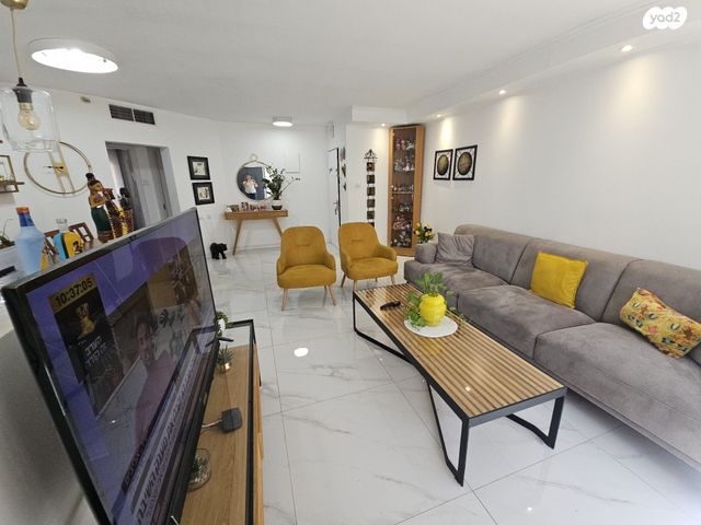 דירה, המצביאים 3, נאות יצחק, לוד