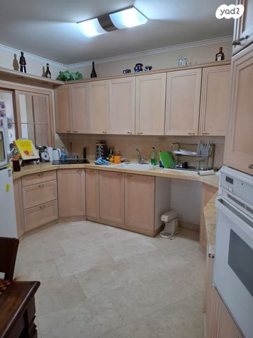 דירה, הרצליה