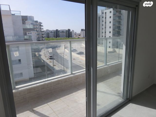 זלדה שניאורסון 16