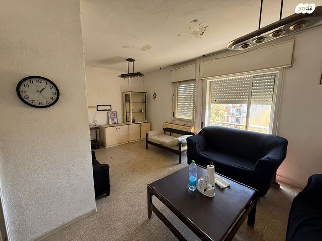 גיורא יוספטל 