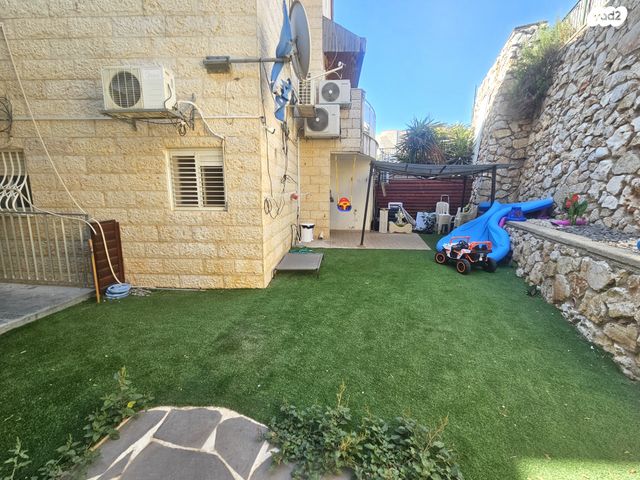 אביב 