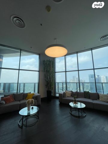 גג/ פנטהאוז, אריאל שרון 4, סיטי, גבעתיים