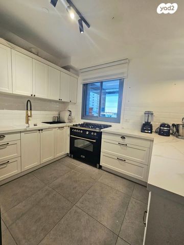 דירה, משה לוי 21, נאות שמיר, רמלה