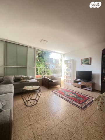 דירה, גוש עציון, הל"ה, גבעתיים