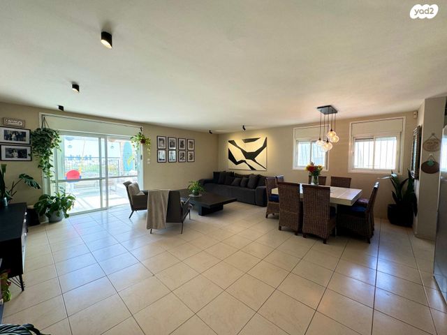 דירה, השבטים, מודיעין מכבים רעות