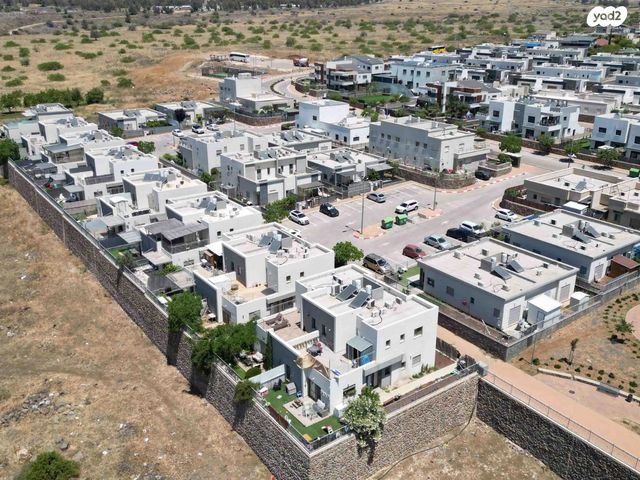 דו משפחתי, ישפה 5, רובע 10 חן, קצרין