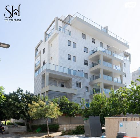 דירה, אורנה פורת, הרקפות, ראשון לציון