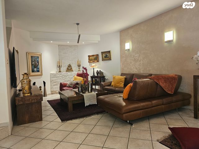 בית פרטי/ קוטג', ורד, בית דגן, בית דגן