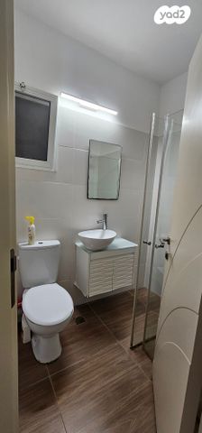 דירת גן, הראשונים, שלומי