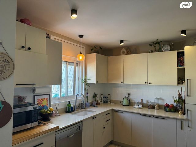 דירה, השבטים, מודיעין מכבים רעות