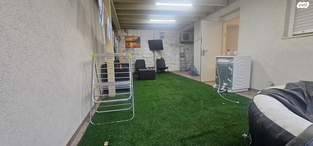 דירת גן, הראשונים, שלומי