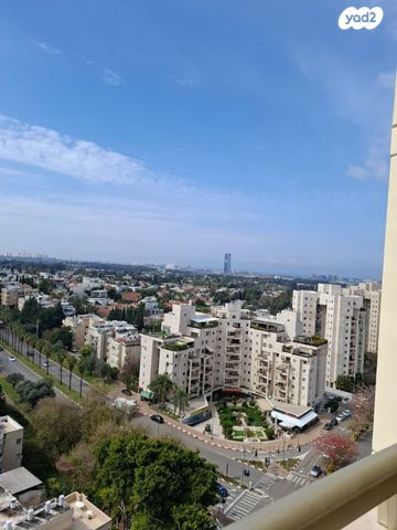 דירה, הרצליה