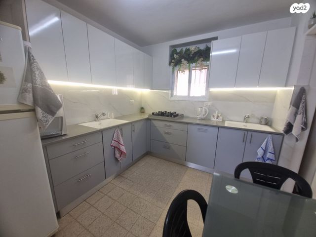 דירה, נחום שאדיקר, נווה יעקב, ירושלים