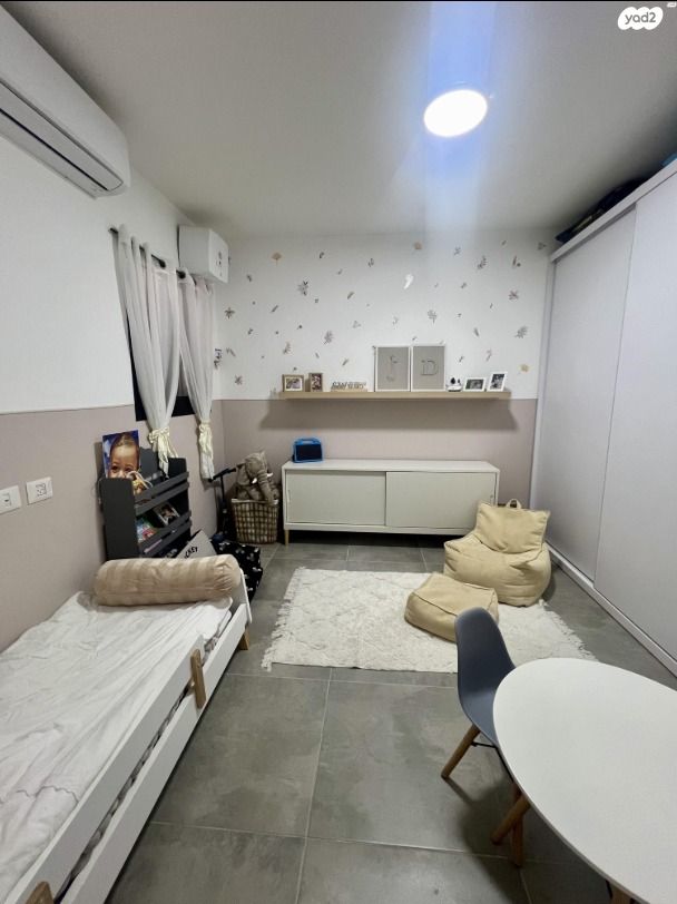 דירה, אחד העם, שאר העיר, מגדל העמק