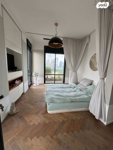 גג/ פנטהאוז, דוד רמז 1, גבעת הרמבם, גבעתיים