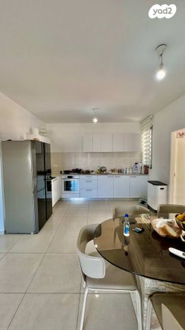 דירה, שדרות אריה תגר, עיר ימים / הבלוט, אשקלון