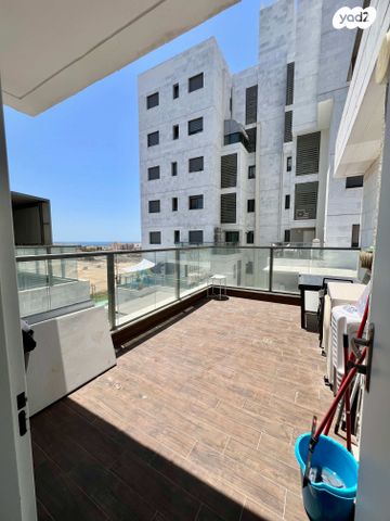 דירה, שדרות אריה תגר, עיר ימים / הבלוט, אשקלון