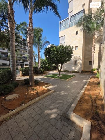 דירה, חזון אי"ש, רחובות הצעירה, רחובות