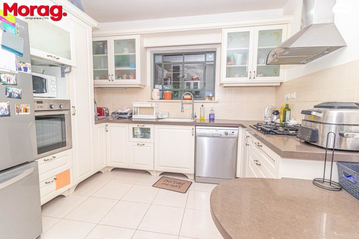 דירת גן, אהרונסון, רמת גולדה, חיפה