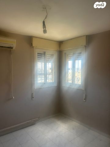 דירה, פרופסור יהושע השל, יזרעאליה, חיפה