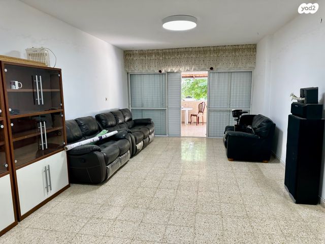 דירת גן, מרכז, כפר סבא