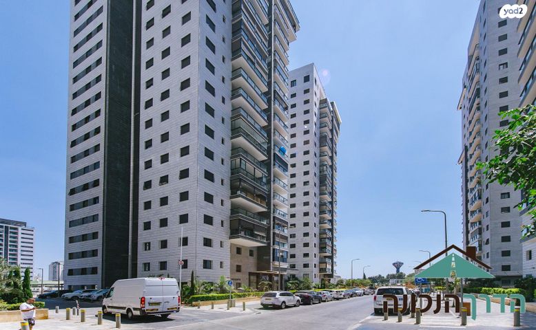 דירה, יעקב דורי, נאות שמיר, רמלה