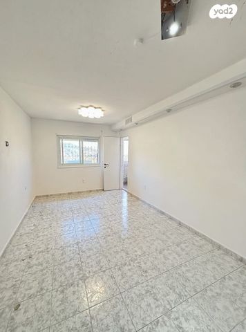 דירה, עמנואל אולסבנגר, קרית היובל, ירושלים