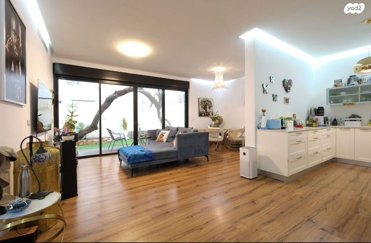 דירת גן, שדרות בן ציון, תל אביב יפו