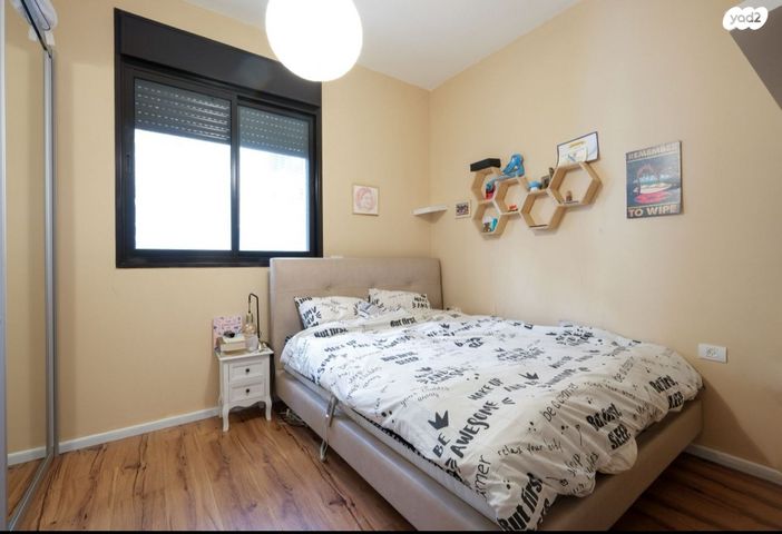 דירת גן, שדרות בן ציון, תל אביב יפו