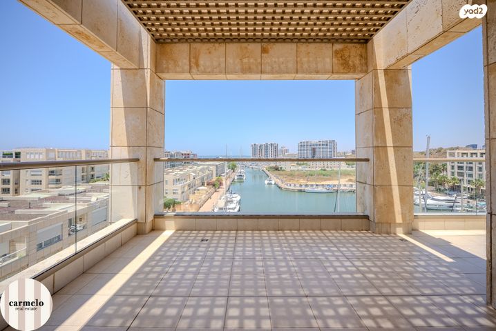 דירה, הרצליה