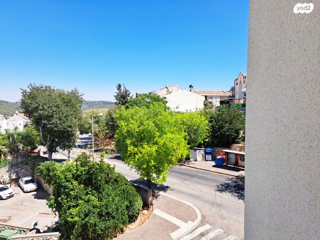 דירה, גבעת יערה, יקנעם עילית