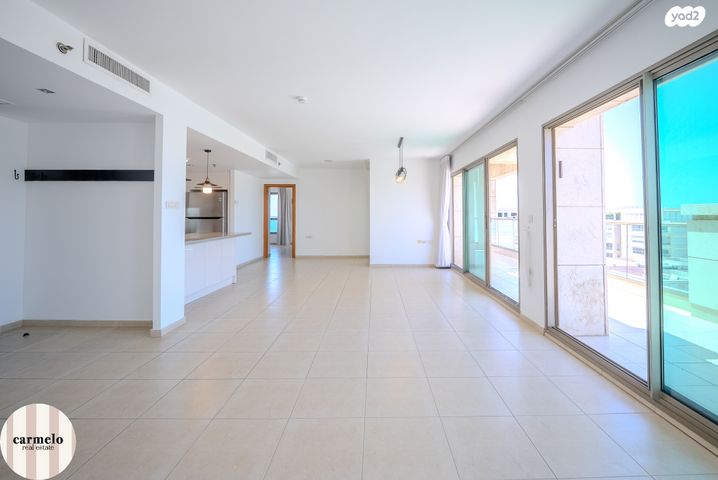 דירה, הרצליה