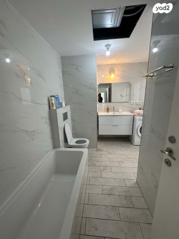 דירה, שדרות רחבעם זאבי, גבעת אולגה, חדרה