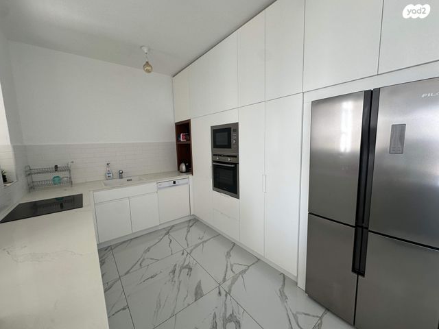 דירה, שדרות רחבעם זאבי, גבעת אולגה, חדרה