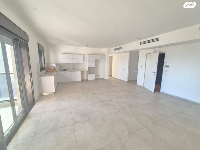 דירה, אמנון ליפקין שחק, נוף הטיילת, נתניה