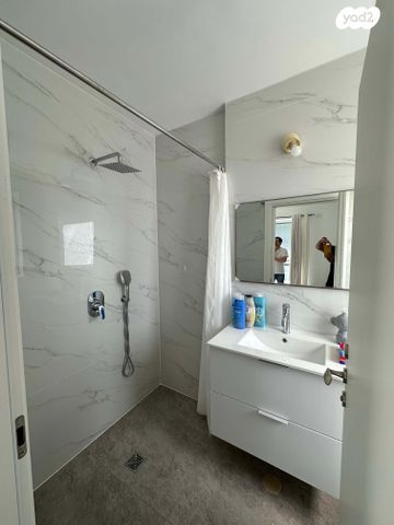 דירה, שדרות רחבעם זאבי, גבעת אולגה, חדרה