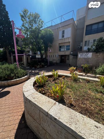 שדרות השושנים 