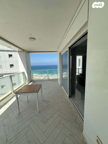 דירה, שדרות רחבעם זאבי, גבעת אולגה, חדרה