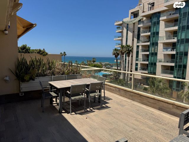 גג/ פנטהאוז